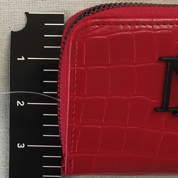 Badgley Mischka Small Red Zip Coin ID Card Wallet Vegan Croco Leather Black Logo - Picture 11 of 11